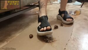 KWEIWJ – Dr Xena Flat Sandals Snails